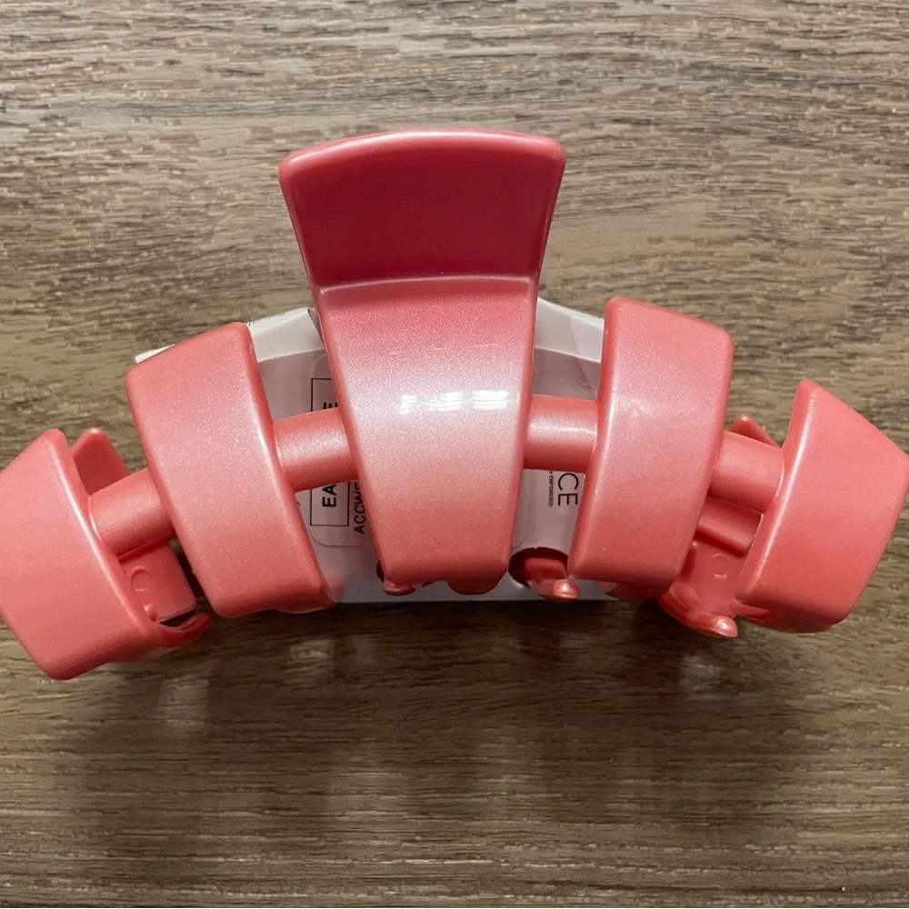 Teleties Large Classic Calming Coral Hair Clip